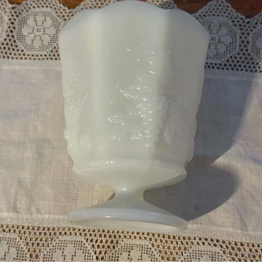 Elegant scalloped White Milk Glass Vase